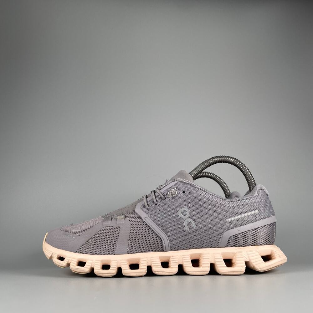 On Cloud 5 Women's 7.5 Zinc Shell Pink Athletic Running Shoes Sneaker Casual EUC